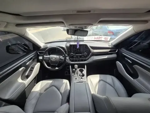 Toyota highlander XLE 2021 Model 2
