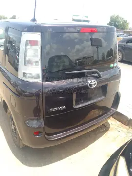 Toyata Sienta 2013 3