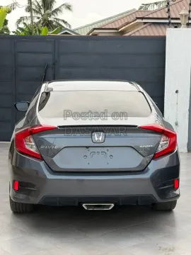 Honda Civic 2021 4