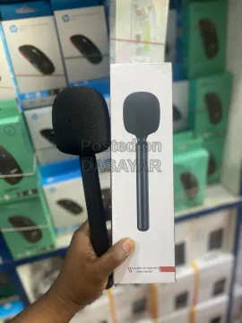 Lavalier microphone interview handle