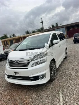 Toyota Vellfire 3