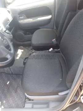 Toyata Sienta 2013 4