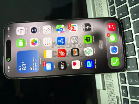 iPhone 16 Pro Max 4