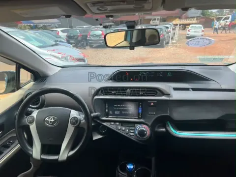 Toyota Aqua 2013 Hybrid 2