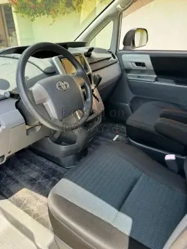 Toyota voxy for sale 4