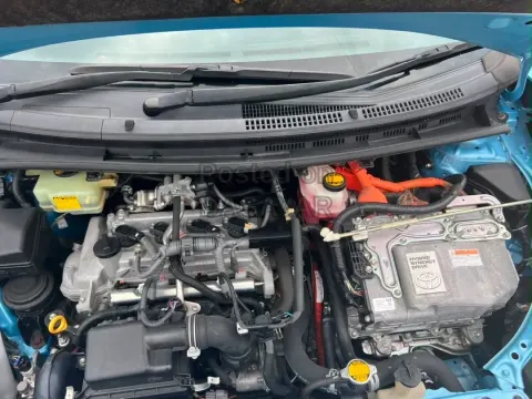 Toyota Aqua 2013 Hybrid 3