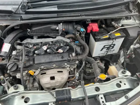 2012 TOYOTA VITZ 4WD 5