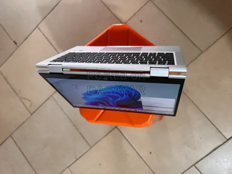 LAPTOPS AND IPHONES 3