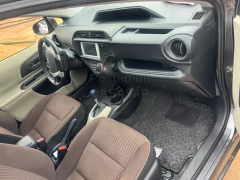 2013 TOYOTA AQUA 5