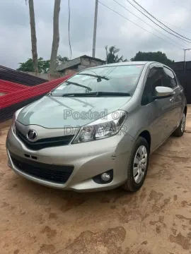 2012 TOYOTA VITZ 4WD 2