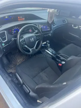 Honda Civic 2015 4