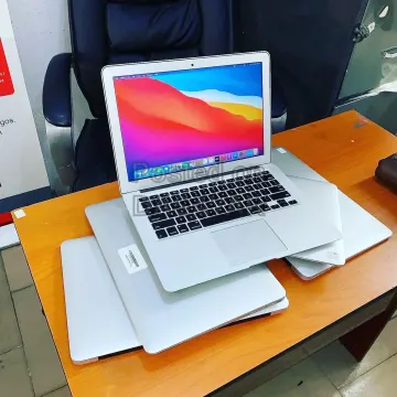 MacBook air core i5 128gb/4gb . keyboard light. 1